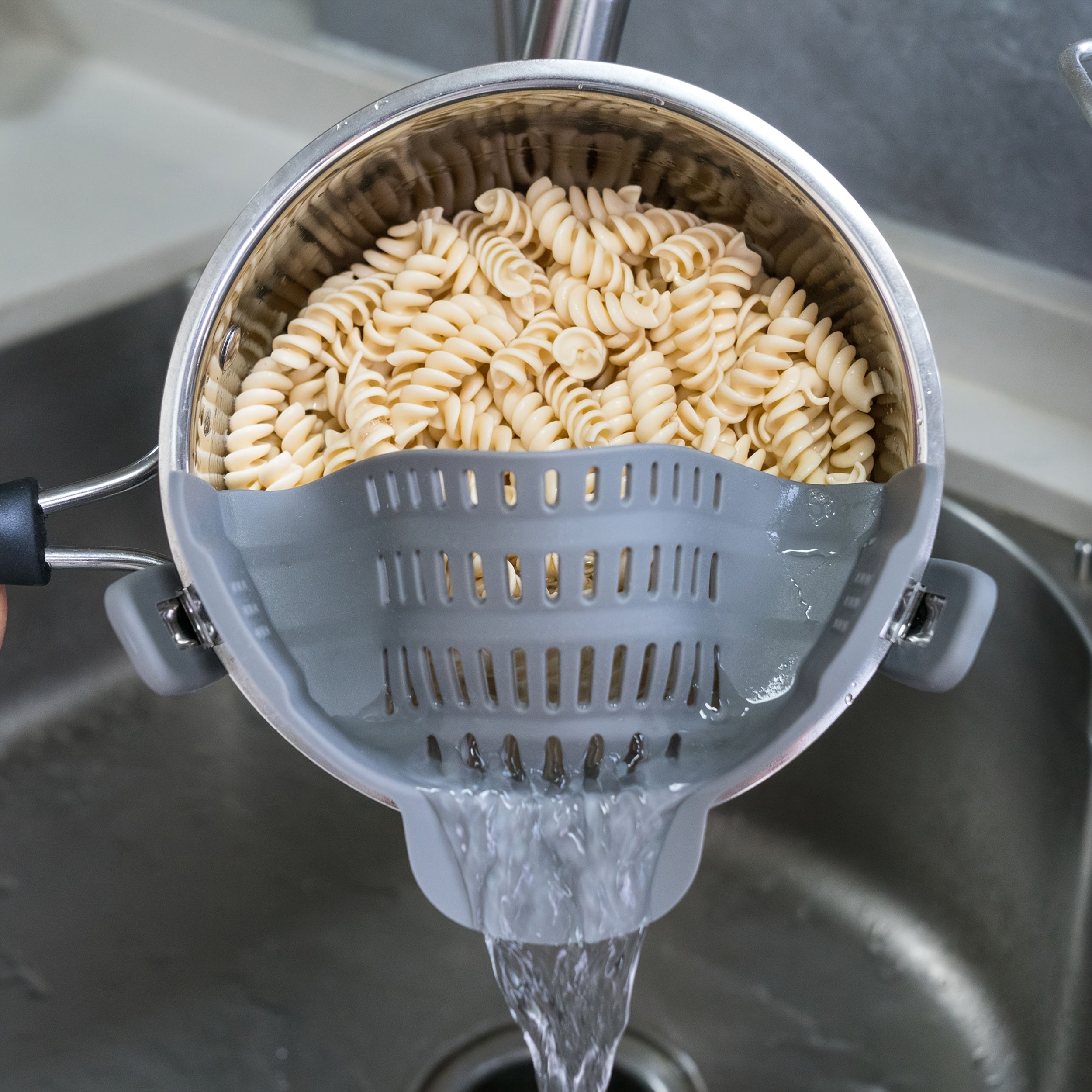 Pots and Pans Strainer