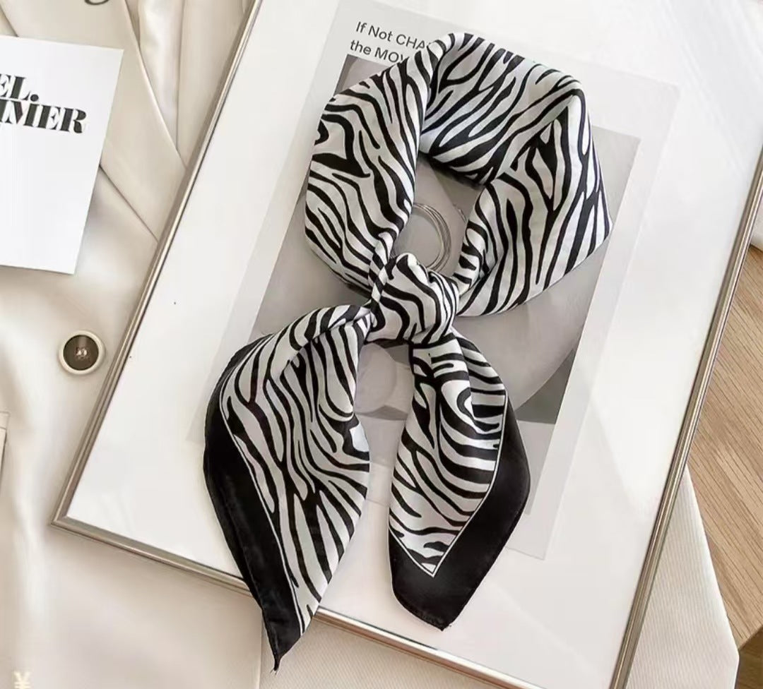 Women's Versatile Square Silk Scarf | 70×70cm | 18 Colours